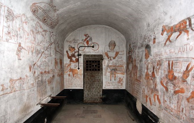 EMPREINTES D'HISTOIRE. Pourquoi le vainqueur du Tour de France, tué par sa compagne, s'est-il retrouvé sur le mur de la prison de Brignoles ?